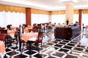 Restaurant o un lloc per menjar a Rihad Palace Hotel