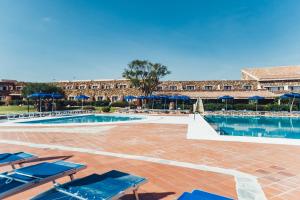 Hồ bơi trong/gần Residence Hotel Nuraghe