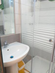 A bathroom at TROPEA BIANCA