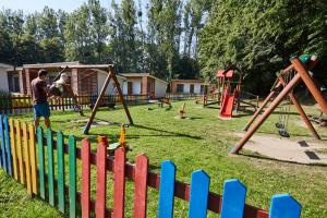 Children's play area sa Metropolis Domki