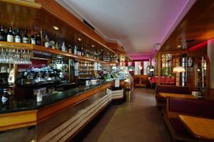 Lounge nebo bar v ubytování Hotel Mediavalle