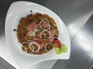 Jídlo v hotelu nebo okolí