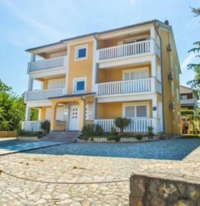 Budova, kde se apartmán nachází