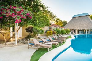 Bazén v ubytování Seis Playas Hotel nebo v jeho okolí