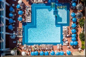 an overhead view of a swimming pool at a resort at Atibaia Residence Hotel & Resort in Atibaia +71 photos