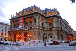 Mynd úr myndasafni af New, Jokai Opera Unit í Búdapest