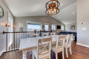 Φωτογραφία από το άλμπουμ του The Whistle Stop σε Rockaway Beach