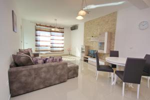 Istumisnurk majutusasutuses Apartment Dobrota