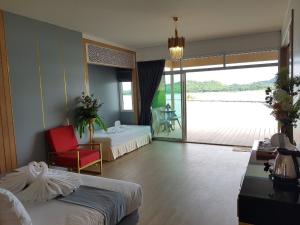 Posezení v ubytování Raya Buri Resort Kanchanaburi