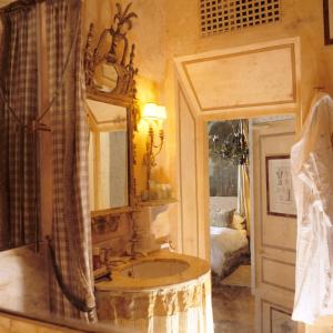 Koupelna v ubytování Residenza Napoleone III + 37 fotografií