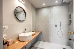 A bathroom at CORNER211