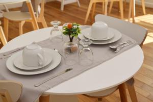 A restaurant or other place to eat at 315 Via Roma Rooms centro