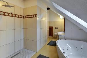 Kúpeľňa v ubytovaní Zamecka Fortovna Obora - Forester House