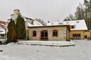 Zamecka Fortovna Obora - Forester House v zime