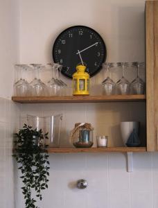 Coffee and tea making facilities at Appartamento Il Mandorlo - Custonaci