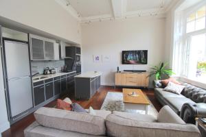 Majoituspaikan Royal Mile Mansions by Edinburgh City Apartments keittiö tai keittotila