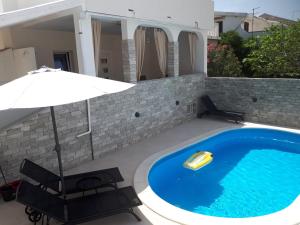 Bazén v ubytování Diva Apartment nebo v jeho okolí