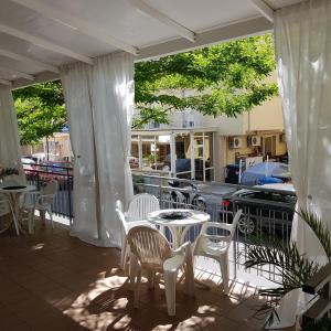 Un restaurante o sitio para comer en Hotel Nives