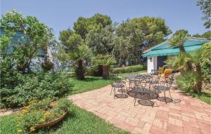 A garden outside Laltana