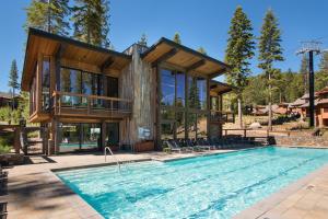 Swimmingpoolen hos eller tæt på Luxury 4BD True Ski-In/Ski-Out Mid-Mountain Residence - Trailside Northstar