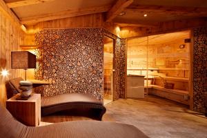 Posedenie v ubytovaní Hotel Berghof Crystal Spa & Sports