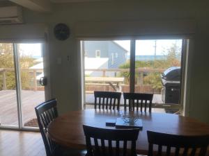 Gallery image of OCEAN VIEWS in Warrnambool