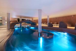 Basen w obiekcie VacationClub – Baltic Park Fort Apartament F.308 lub w pobliżu