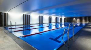 Basen w obiekcie VacationClub – Baltic Park Fort Apartament F.308 lub w pobliżu