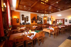 Ресторант или друго място за хранене в Penzion Tři Koruny - budova Valerie