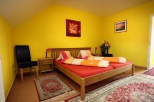 Imagem da galeria de Penzion Tři Koruny - budova Valerie em Havraníky