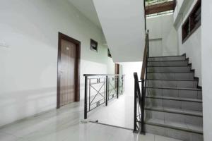 Imagen de la galería de RedDoorz @ Panglima Sudirman, en Surabaya