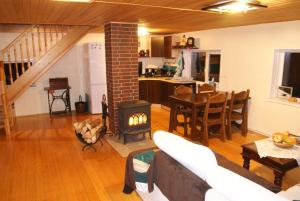 Kuhinja ili čajna kuhinja u objektu Sepa Talu