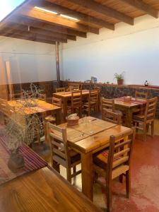 En restaurant eller et andet spisested på Hostal Nuevo Amanecer
