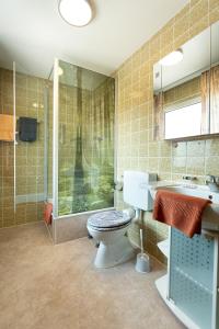 Koupelna v ubytování Hotel Silberdistel + 37 fotografií