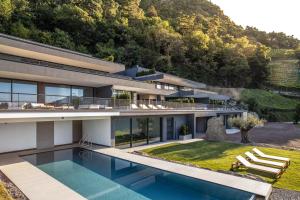 Bazén v ubytování Arua Private Spa Villas nebo v jeho okolí