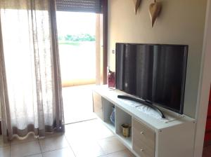 A television and/or entertainment centre at HOME DI CRISTINA