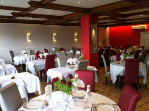 Gallery image of Hôtel-Restaurant "Les Rochers" in La Balme-de-Sillingy