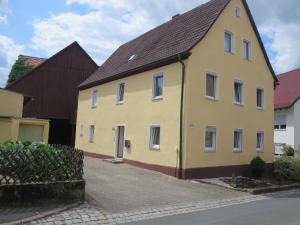 PretzfeldにあるFerienwohnung Schloßbergの茶屋