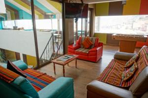 Svetainės erdvė apgyvendinimo įstaigoje Cuscopackers Hostels