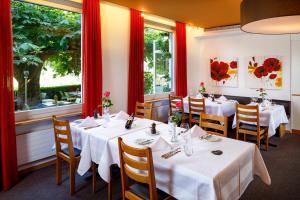 A restaurant or other place to eat at Hotel Stalden