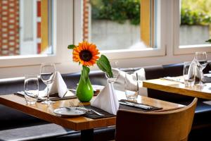 A restaurant or other place to eat at Hotel Stalden