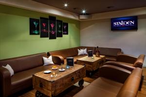 A seating area at Hotel Stalden