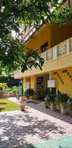 Gallery image of Henderson Airport Residence in Negombo