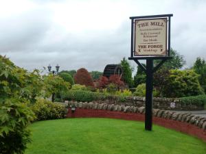 The Mill Forge Hotel外面的花园