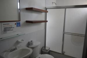 Bagno di Hotel Casa Kolping Quito