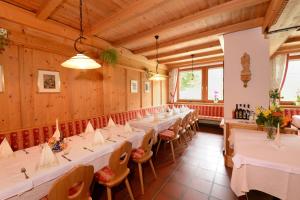 Restaurace v ubytování Gasthof Gröbenhof + 37 fotografií