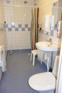 Koupelna v ubytování Vandrarhem Svanen