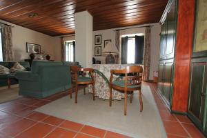 Posezení v ubytování Casa da Arvore
