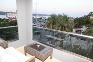 Balkón nebo terasa v ubytování Oneiro Suites