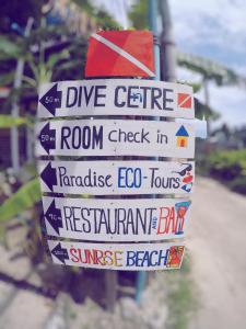 Certifikát, hodnocení, plakát nebo jiný dokument vystavený v ubytování Adang Sea Divers & Eco Lodge